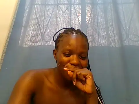 Snapshot of Creamypussy21 chatting on 05/05/26, 12:35 Creamypussy21 online show from 05/05/26, 12:35