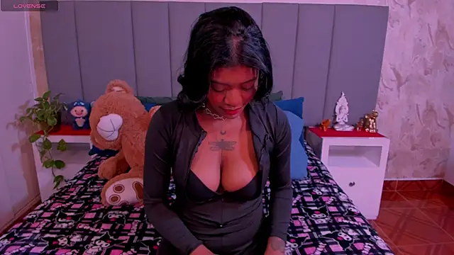 JulianaMiller online show from 01/25/25, 02:04