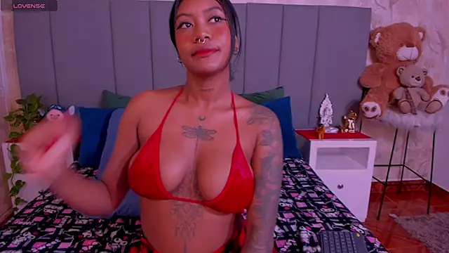 JulianaMiller online show from 02/05/25, 01:26