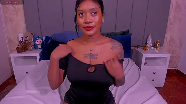 JulianaMiller online show from 03/12/25, 02:20