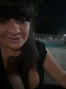 Snapshot of Sensualmente333 chatting on 04/01/26, 02:23 Sensualmente333 online show from 04/01/26, 02:23