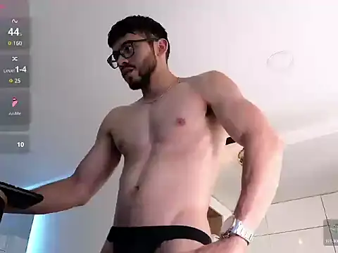 Snapshot of Phantom_Bigger1 chatting on 12/05/25, 03:41 Phantom Bigger1 online show from 12/05/25, 03:41