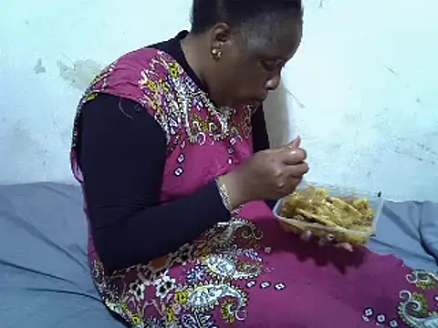 Snapshot of Crystal__Gee chatting on 12/26/24, 06:33 Crystal  Gee online show from 12/26/24, 06:33