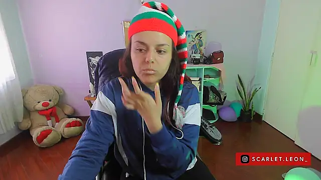 Snapshot of Scarletleon77 chatting on 12/11/24, 04:20 Scarletleon77 online show from 12/11/24, 04:20