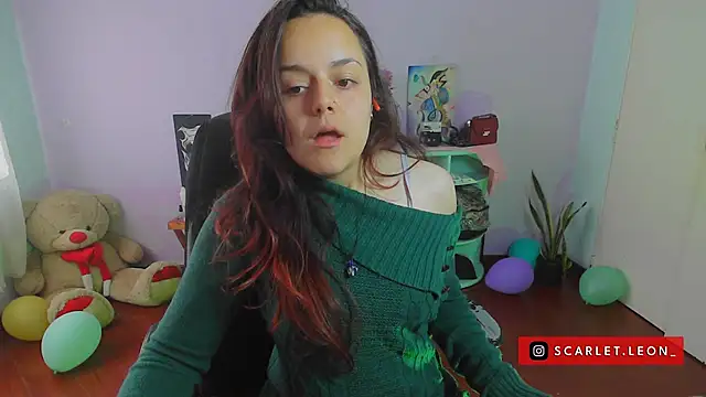 Snapshot of Scarletleon77 chatting on 12/17/24, 03:49 Scarletleon77 online show from 12/17/24, 03:49