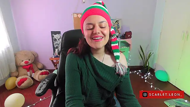 Snapshot of Scarletleon77 chatting on 12/24/24, 05:55 Scarletleon77 online show from 12/24/24, 05:55