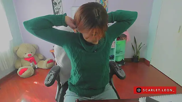 Snapshot of Scarletleon77 chatting on 01/14/25, 02:53 Scarletleon77 online show from 01/14/25, 02:53