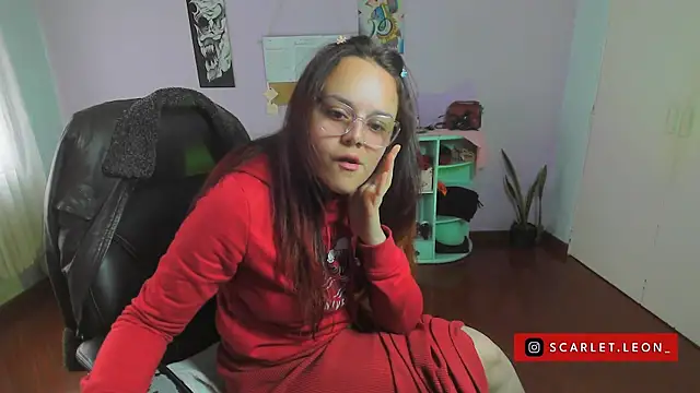 Snapshot of Scarletleon77 chatting on 01/30/25, 04:24 Scarletleon77 online show from 01/30/25, 04:24