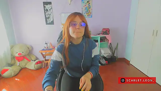 Snapshot of Scarletleon77 chatting on 02/07/25, 03:41 Scarletleon77 online show from 02/07/25, 03:41