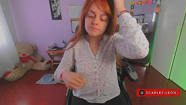 Snapshot of Scarletleon77 chatting on 02/14/25, 07:12 Scarletleon77 online show from 02/14/25, 07:12