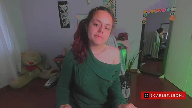 Snapshot of Scarletleon77 chatting on 03/07/25, 10:10 Scarletleon77 online show from 03/07/25, 10:10