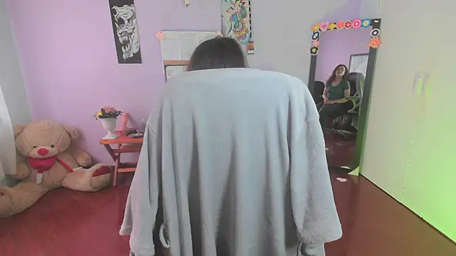 Snapshot of Scarletleon77 chatting on 03/10/25, 02:59 Scarletleon77 online show from 03/10/25, 02:59