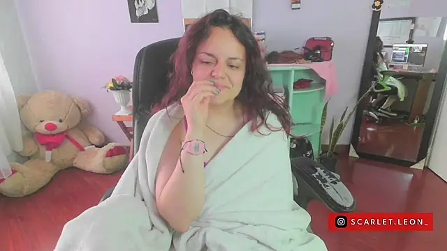 Snapshot of Scarletleon77 chatting on 03/10/25, 06:01 Scarletleon77 online show from 03/10/25, 06:01