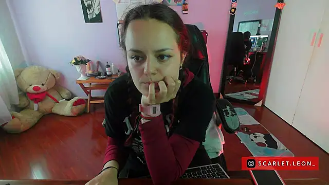 Snapshot of Scarletleon77 chatting on 03/12/25, 06:22 Scarletleon77 online show from 03/12/25, 06:22