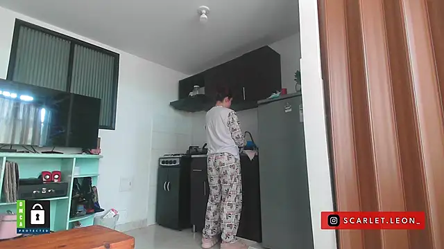 Snapshot of Scarletleon77 chatting on 09/10/25, 03:34 Scarletleon77 online show from 09/10/25, 03:34