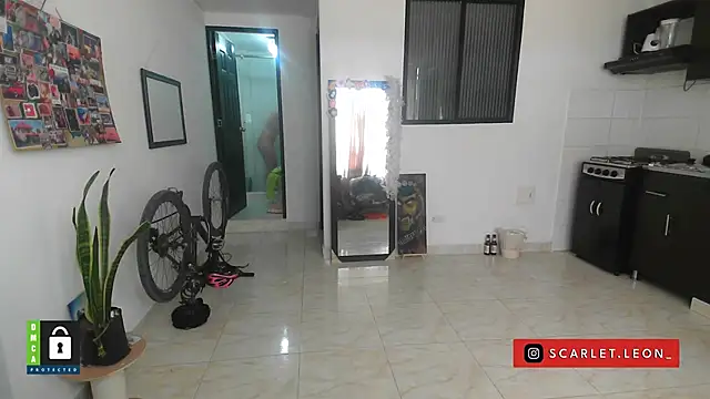 Snapshot of Scarletleon77 chatting on 09/16/25, 03:35 Scarletleon77 online show from 09/16/25, 03:35