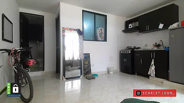 Snapshot of Scarletleon77 chatting on 09/25/25, 03:38 Scarletleon77 online show from 09/25/25, 03:38