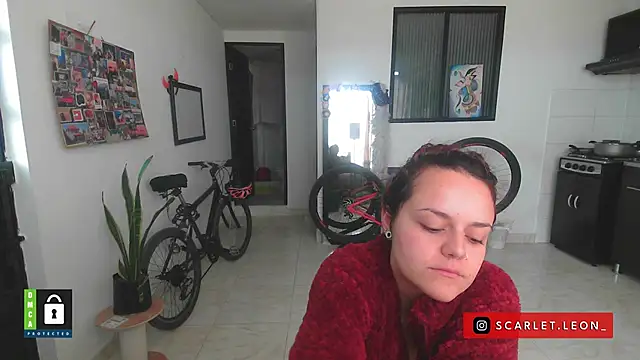 Snapshot of Scarletleon77 chatting on 09/30/25, 03:50 Scarletleon77 online show from 09/30/25, 03:50