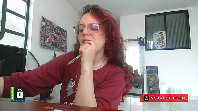 Snapshot of Scarletleon77 chatting on 10/14/25, 03:24 Scarletleon77 online show from 10/14/25, 03:24