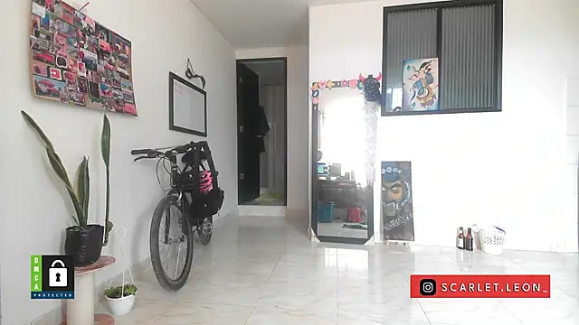 Snapshot of Scarletleon77 chatting on 10/28/25, 01:14 Scarletleon77 online show from 10/28/25, 01:14