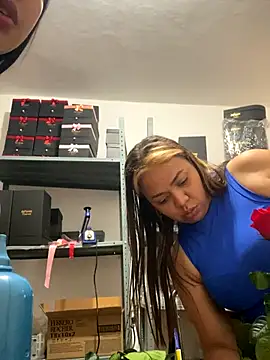 Snapshot of PUSHYLATE chatting on 09/16/25, 04:19 PUSHYLATE online show from 09/16/25, 04:19