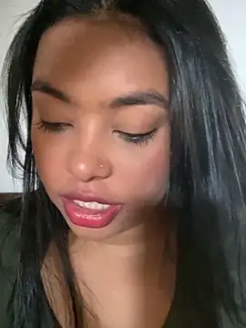 Snapshot of PUSHYLATE chatting on 10/28/25, 08:00 PUSHYLATE online show from 10/28/25, 08:00