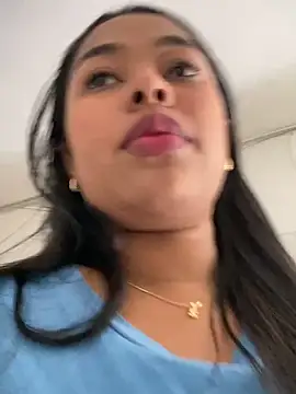 Snapshot of PUSHYLATE chatting on 12/18/25, 07:53 PUSHYLATE online show from 12/18/25, 07:53