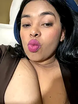 Snapshot of PUSHYLATE chatting on 12/21/25, 05:03 PUSHYLATE online show from 12/21/25, 05:03