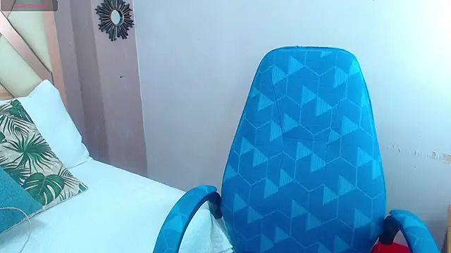 Erika Stevens online show from 11/11/25, 03:23