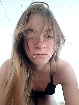 Snapshot of Cristina02 chatting on 04/12/26, 09:58 Cristina02 online show from 04/12/26, 09:58