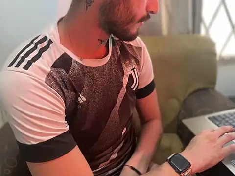 axel giracr online show from 12/16/24, 10:03