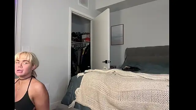 ElenaErickson online show from 12/22/25, 02:41