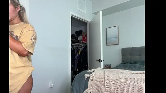 ElenaErickson online show from 02/25/26, 08:51