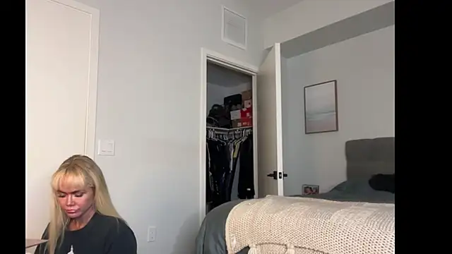 ElenaErickson online show from 04/05/26, 01:58