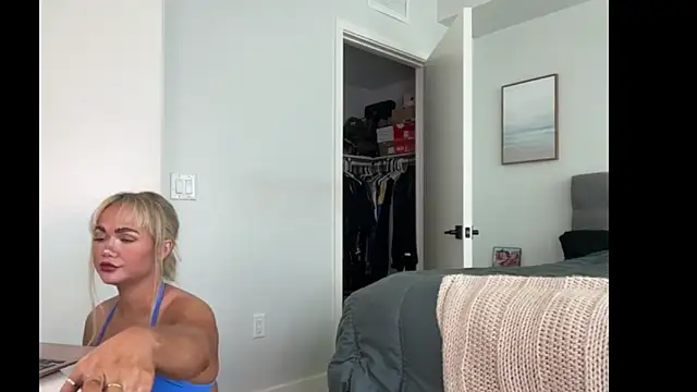 ElenaErickson online show from 04/08/26, 08:53