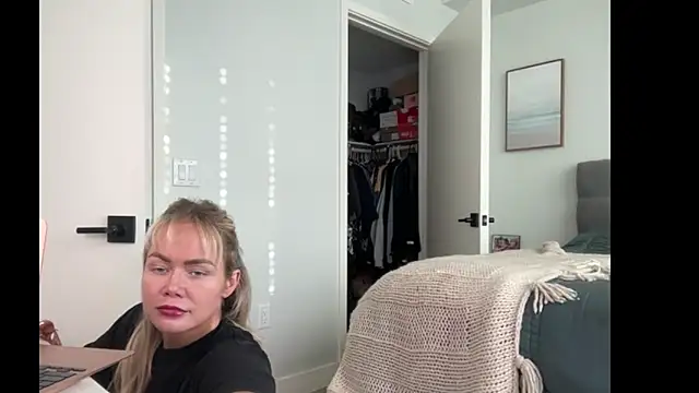 ElenaErickson online show from 06/08/26, 01:28