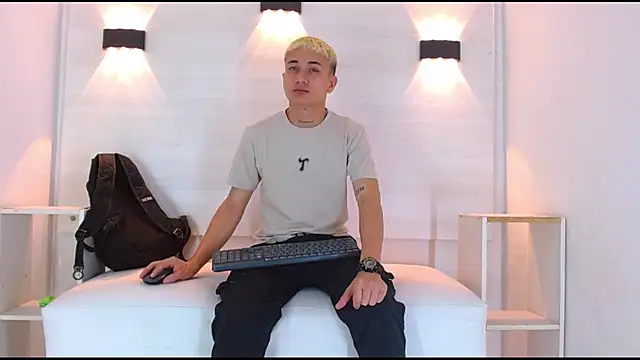 jeic 18 online show from 10/07/25, 12:35