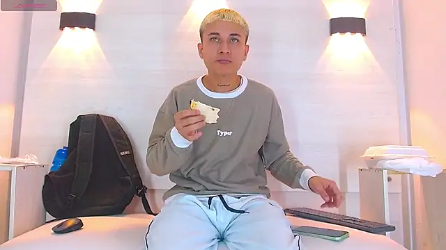 jeic 18 online show from 10/10/25, 03:55