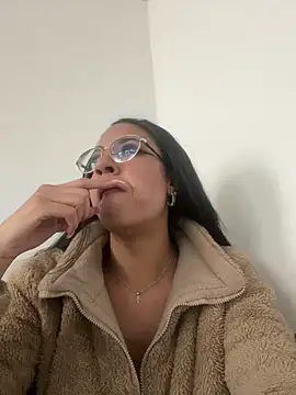 valentinabaez online show from 02/12/25, 06:09