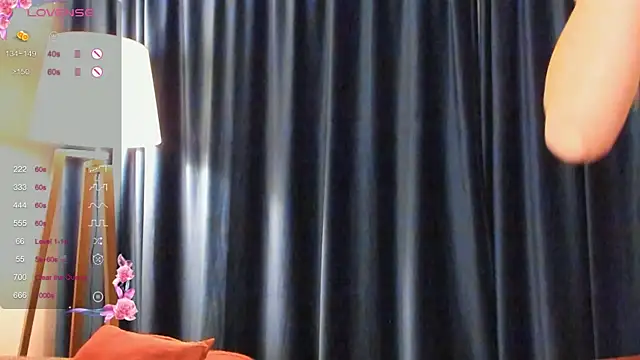 Snapshot of SarahCarrter chatting on 12/26/24, 07:27 SarahCarrter online show from 12/26/24, 07:27