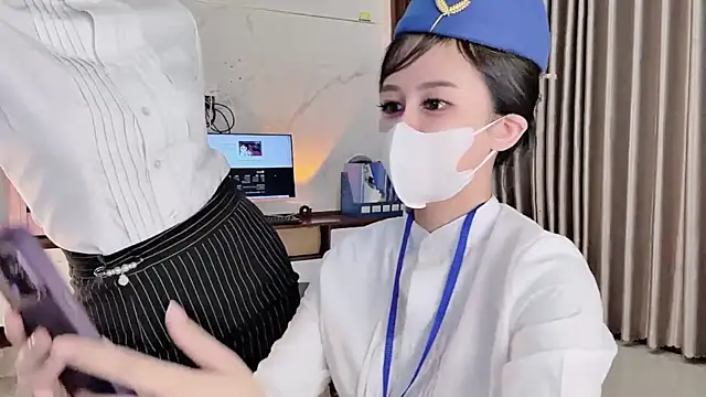 Snapshot of Mono-Stewardesss chatting on 11/01/25, 01:02 Mono-Stewardesss online show from 11/01/25, 01:02