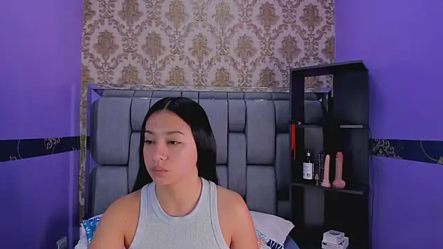 Lila Pinky online show from 10/23/25, 01:10