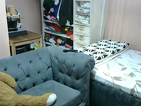 slender-qwene online show from 07/13/26, 07:49