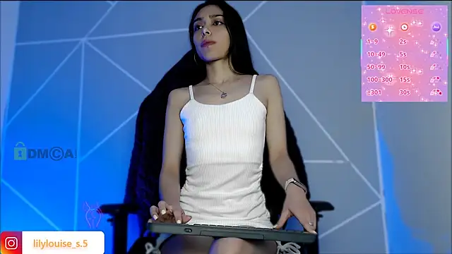 lilylouisee online show from 04/19/26, 05:56