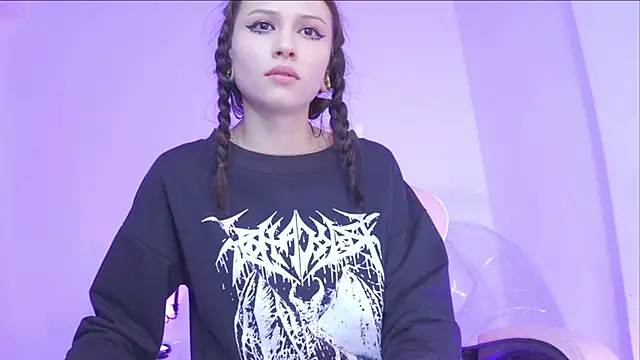 Snapshot of Stryxcy chatting on 12/17/24, 01:07 Stryxcy online show from 12/17/24, 01:07