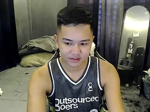 Snapshot of xgregor07 chatting on 12/13/25, 10:59 xgregor07 online show from 12/13/25, 10:59