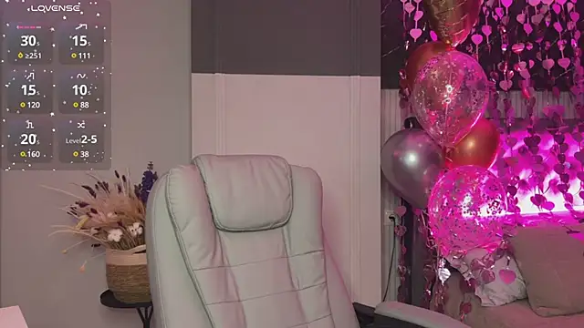 XtraHotX online show from 02/21/25, 01:11