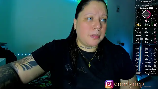 Snapshot of mariana_maze chatting on 06/22/26, 06:32 mariana maze online show from 06/22/26, 06:32