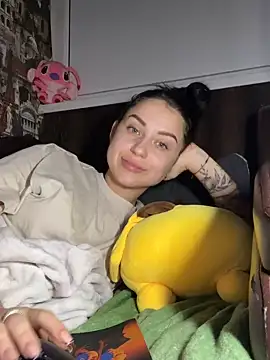 Snapshot of ellie_ssexy chatting on 12/07/24, 04:42 ellie ssexy online show from 12/07/24, 04:42