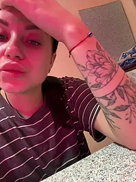 Snapshot of ellie_ssexy chatting on 12/10/24, 04:34 ellie ssexy online show from 12/10/24, 04:34